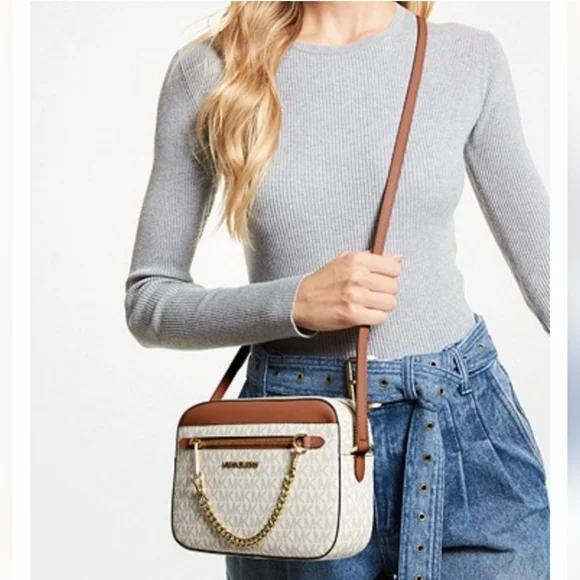 Micheal Kors crossbody - Picture 3 of 6